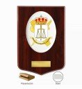 Metopa de la Policía Judicial Guardia Civil, incluye placa con texto y presentación en cartoncillo kraft
